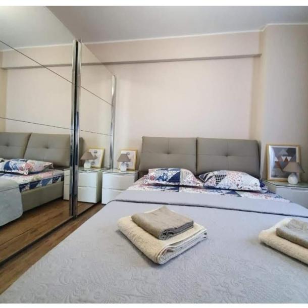 Vând apartament 2 camere în Mamaia zona Butoaie-1