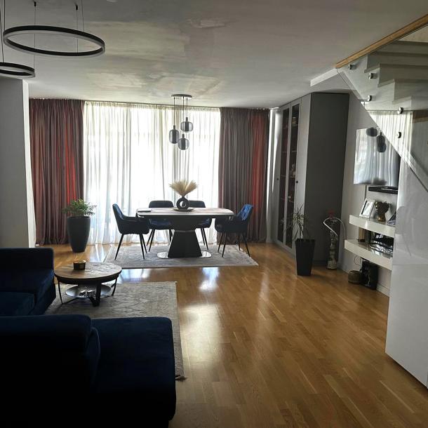 Casă modernă cu 6 camere într-un ansamblu rezidențial premium-2